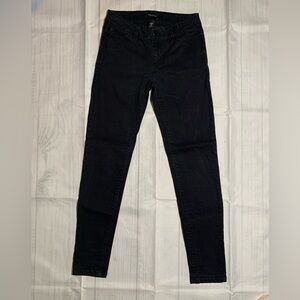 White House Black Market skinny Women's Black pants. Size 2R.